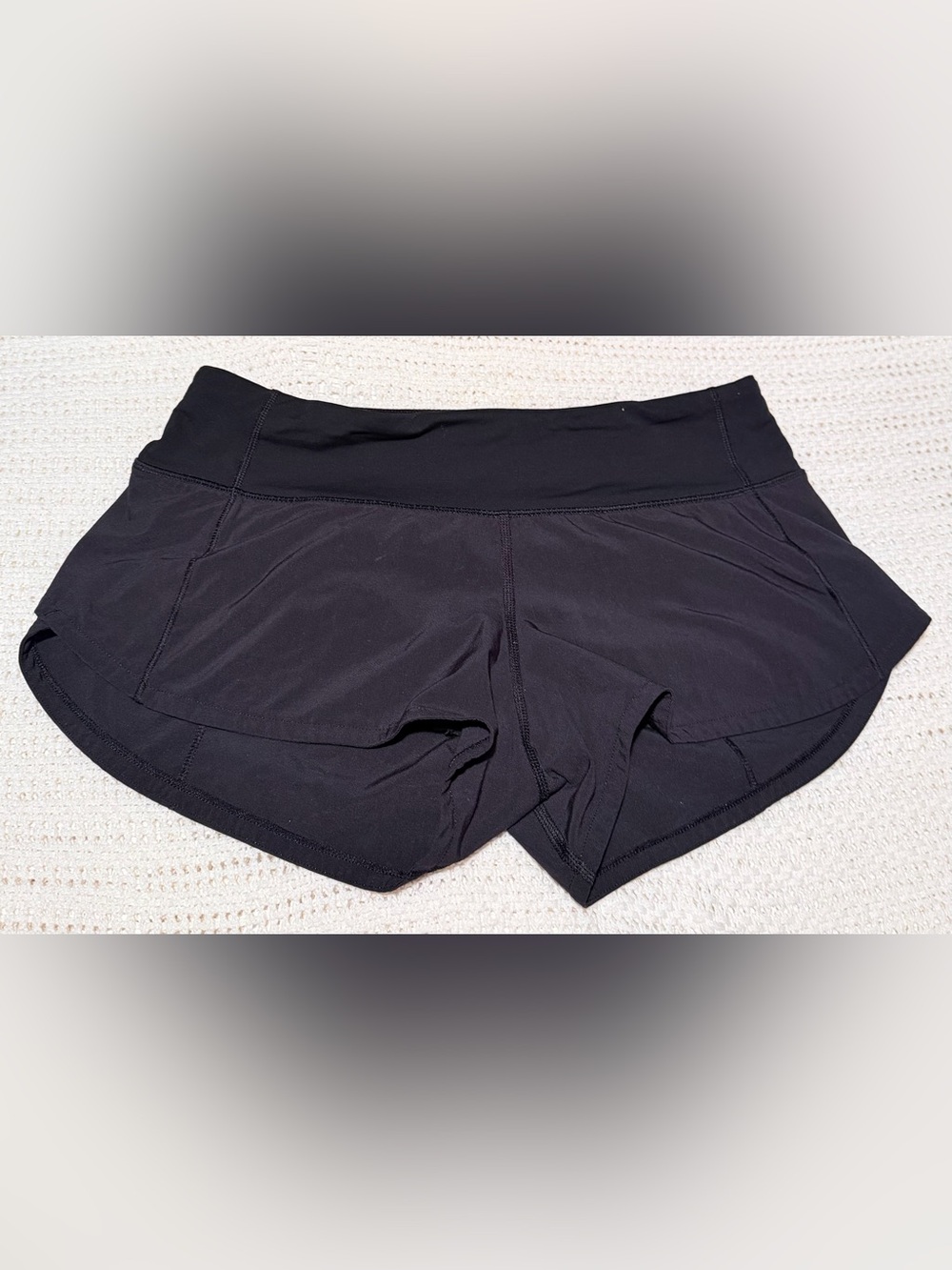 Women’s Black Lululemon speed up shorts
